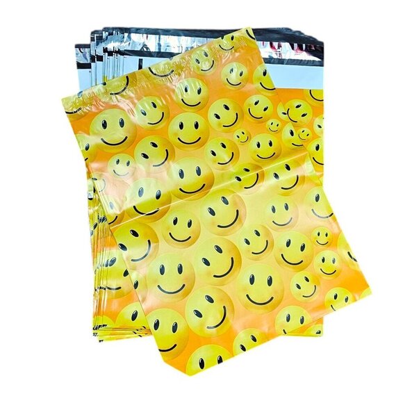 Poly Mailers 10x13 (50) New Smile Happy Face Printed Shipping Poly Bags - Picture 1 of 2